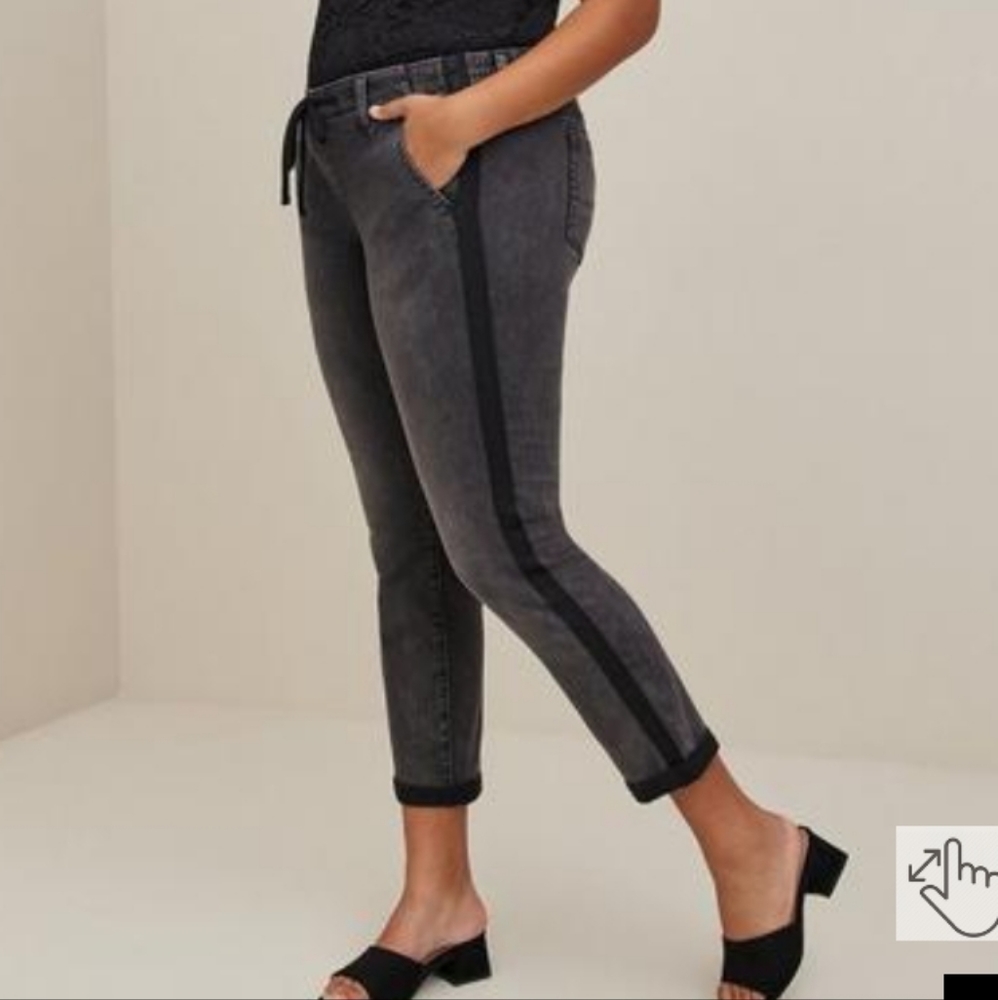 Pull-On Boyfriend Straight Super Soft Mid-Rise Jean
